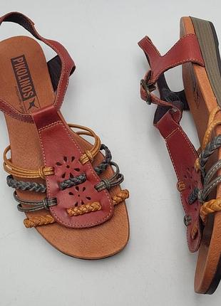 Pikolinos t-strap leather sandals