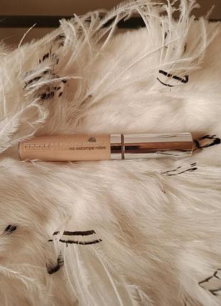 Консилер clinique line smoothing concealer