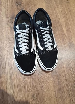 Продам полузамшевые кеды бренда vans
