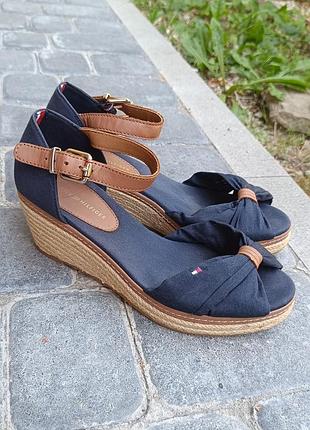 Босоножки tommy hilfiger 23.5 см
