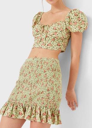 Короткая юбка в цветочный принт от stradivarius