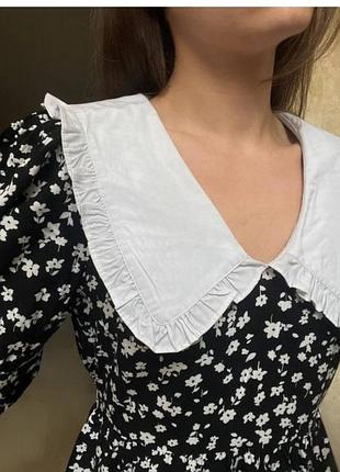 Блузка жіноча  з коротким рукавом new look хххl чорна з білим коміром з рюшами білий квітковий принт