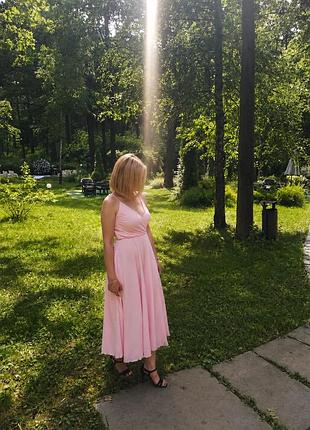 Ніжна рожева сукня