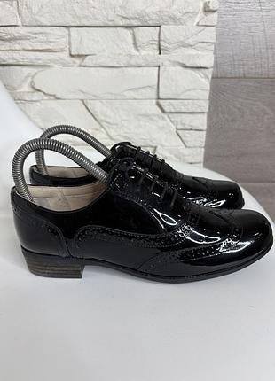 Лакові шкіряні туфлі clark’s 36-37р