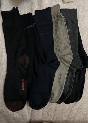 Чоловічі шкарпетки: calvin klein (4 пари), hugo boss (1 пара), zilli (1пара), levi’s (1 пара)
