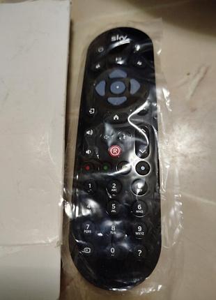 Це оригінальний голосовий пульт sky q з підтримкою bluetooth.пристрій призначений для керування телеприставками sky q і дозволяє використовувати