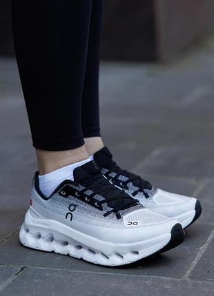 Cloudtilt white black 38-45 5