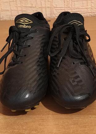 Підліткові і футбольні буци від umbro