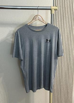Футболка under armour