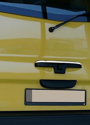 Хром планка на задню ручку (ляда, нерж) для opel vivaro 2001-2015 рр