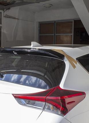 Спойлер (під фарбування) для toyota auris 2012-2018 рр