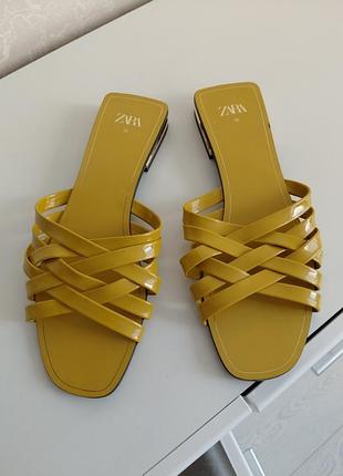 Шлепки zara