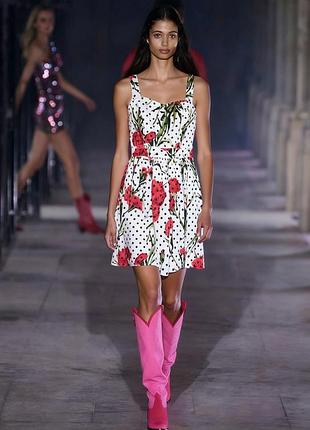 Квітень: сукня dolce gabbana