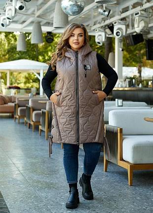Жіноча жилетка батал стьобаний жилет жіночий безрукавка осіння плащівка дута довга мокко, 56/58