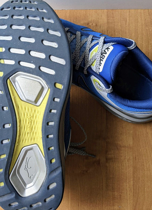 Karhu  hoka synchron 6