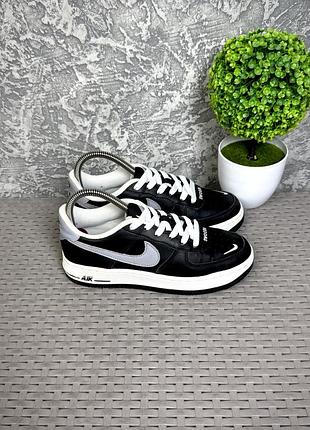 Nike air swoosh кроссовки 35 размер кожаные спортивные черные