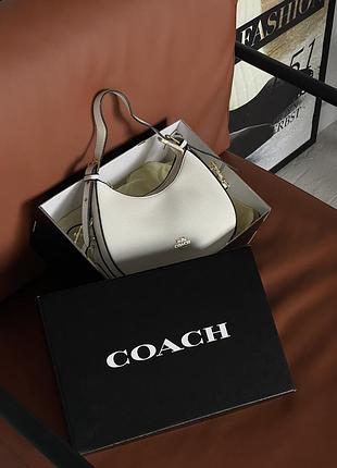 Женская сумка багет coach kleo белый классический через плече коуч