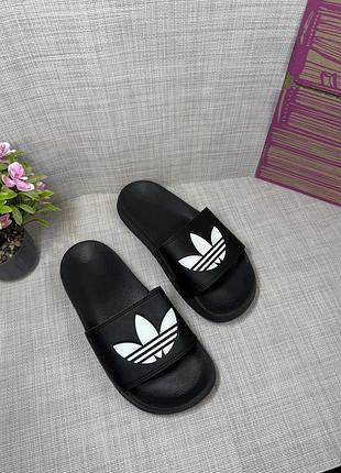 Оригінальні шльопанці adidas