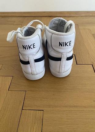 Взуття nike 4