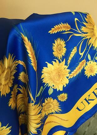 Шовкова хустка з патріотичним принтом