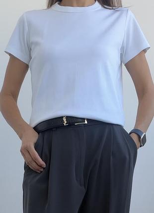 Базова біла футболка з щільної бавовни uniqlo