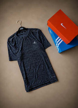 Футболка adidas