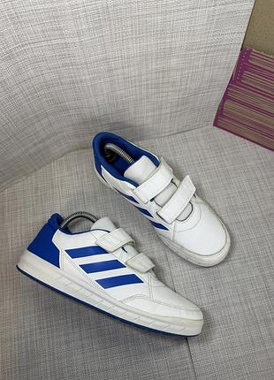 Оригінальні кросівки на липучці adidas