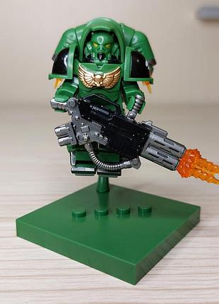 Фигурка warhammer космодесант на подставке f04 2