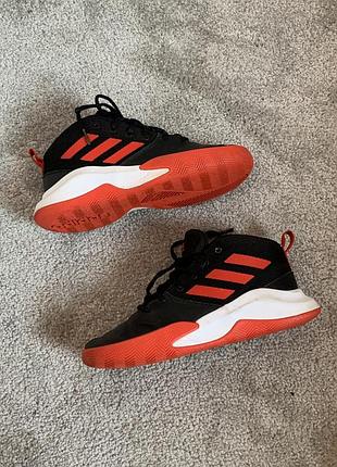 Баскетбольні кросівки adidas cross 'em up 5