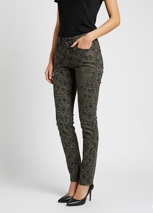 Женские брюки guess в идеальном состоянии. размер 26 (s)