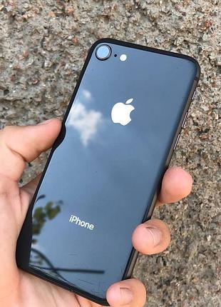 Продам apple 8/64 в хорошому стані