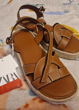 Дитячі босоніжки zara