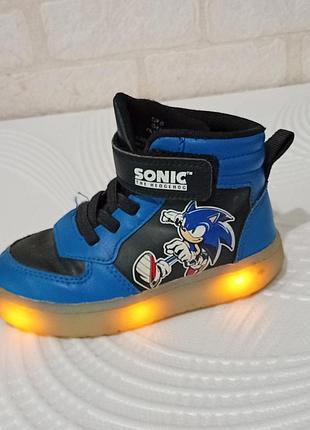 Дитячі світні кросівки h&amp;m із зображенням персонажа sonic the hedgehog.