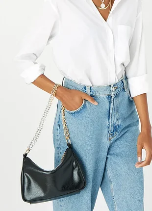 Стильна сумка accessorize багет,  з ланцюжком з золотим і срібним металом, тренд, чорна, базова, мінімалістична