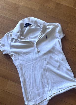 Біла футблолка від бренду polo ralph