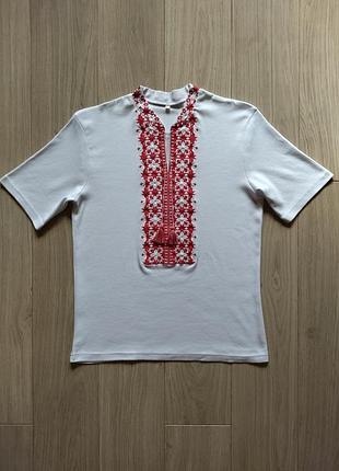 Мужская вышитая футболка вышиванка