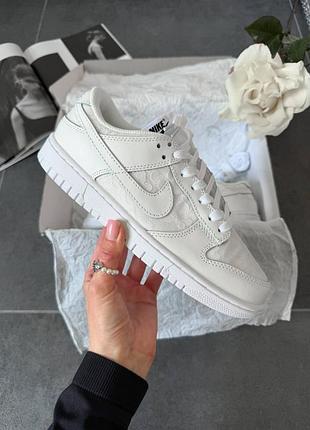 Стильні жіночі кросівки nike sb dunk low wmns lace pack - regal black pink