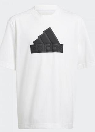 Біла футболка adidas