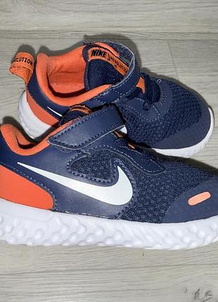 Легкі кросівки nike revolutıon 5 , оригінал, р-р 25, устілка 15 см
