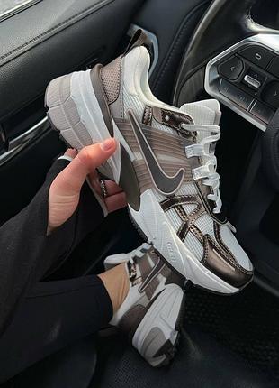 Nike v2k run premium 🤍🤎