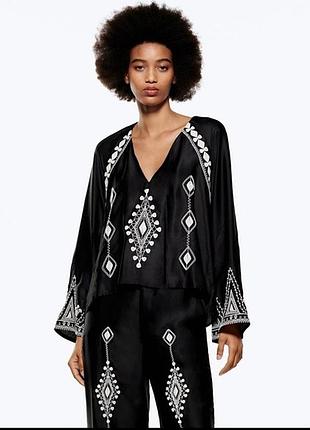 Чорна вишиванка zara