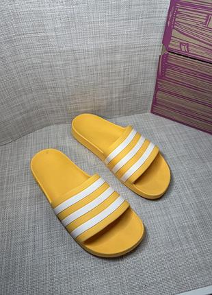 Оригинальные шлепанцы adidas