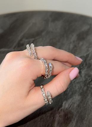 Кільце bvlgari срібного та золотого кольору з цирконами