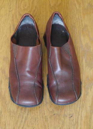 Туфлі шкіряні розмір 6 на 39 устілка 25,7 см clarks