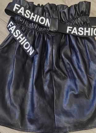 Стильна дитяча спідниця з екошкіри з ременем fashion, чорна