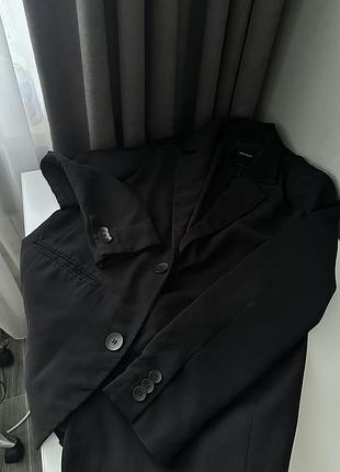 Чорний жіночий піджак pull bear s-m