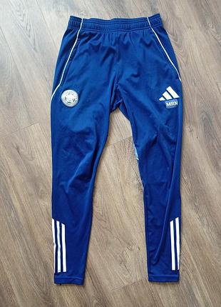 Брендовые спортивные штаны adidas.