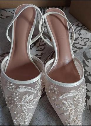 Босоніжки zara