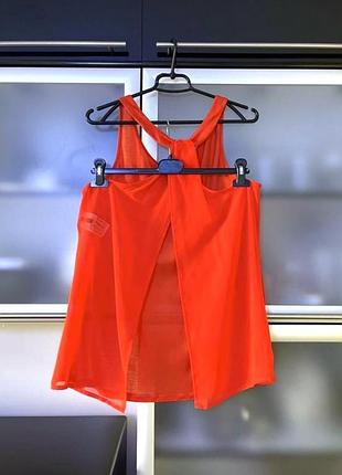 Benetton чудова маєчка з цікавою спиною