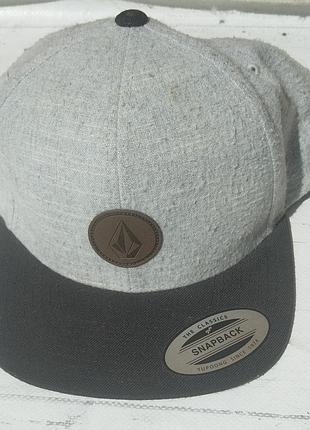Volcom quarter fabric кепка-снепбек.
